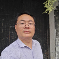 李成飞