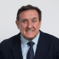Dr. Julio Morón Ayala