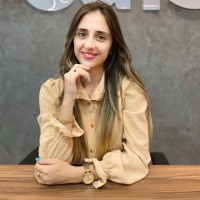 Letícia Bueno