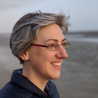 Fiona Lewis