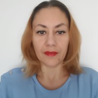 Larisa Stenghel