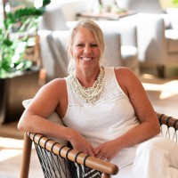 Stacie Schreiner, Rid, Iida