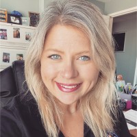 Amanda Andresen, Mba