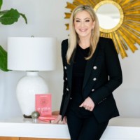 Suzanne Adams