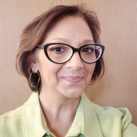 Sandi Correa, Mba