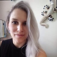 Laura Galindez, Lcsw