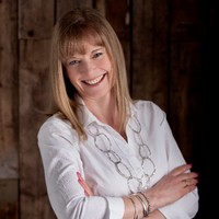 Karen Weetman, Director The Christmas Decorators
