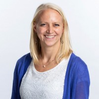 Sarah Bednarcik, Pe