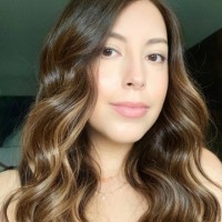 Victoria Frias, Rhia