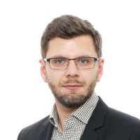 Adrian Piaskowski