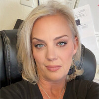 Stephani McLelland