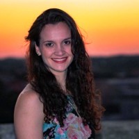 Flávia Bessi Constantino