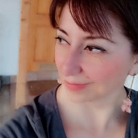 Clau Araya