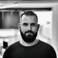 Piotr Szubert