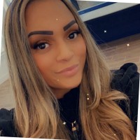 Sarah Escobar, Cam