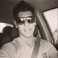 Elias Flores