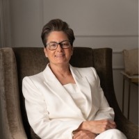 Beverly Lee