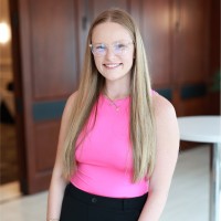 Gabriela Finkelstein, Cst