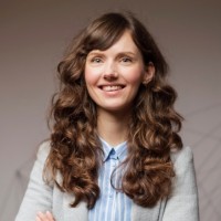 Sarah Träder