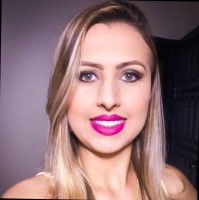 Camila Coneglian R de Santana