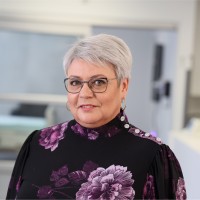 Lyne Girard