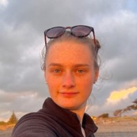 Flora Larsen