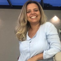 Elisa Oliveira