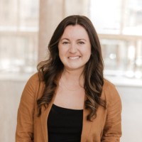 Rayni Karg, Mba