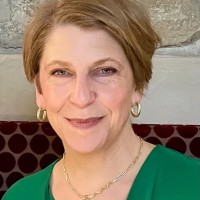 Lindsay Jones