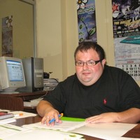 Manolo Olivares