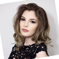 Iulia Scoret