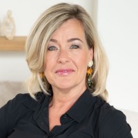 Yvonne van Schaik