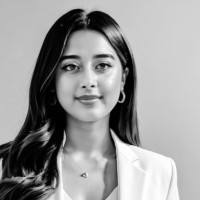 Yasmine B.