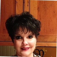 Dinelle Wolfe