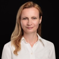 Dr. Anna Barnacka