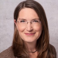 Dr. Janina Bach