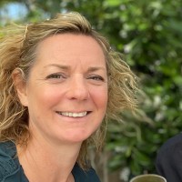 Nikki Leach (nee Hinksman)
