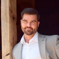Jordan De Biasi, Mba
