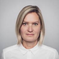 Szilvia Könözsi