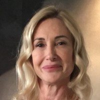 Isabelle Doval