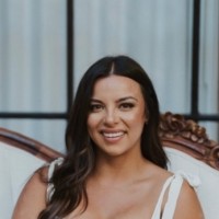 Krista Flores
