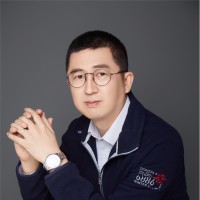 闫立新