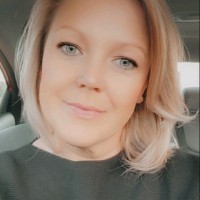 Suzanne Christopher