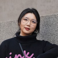 Yixin Shi