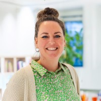 Yvonne Van Der Velden - Neefjes