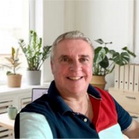 Alan Mills