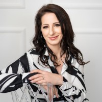 Vadászi-Szecsei Katalin