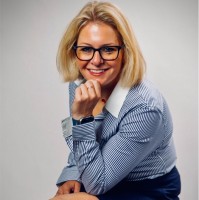 Jennifer Schmitz, Cic, Crm