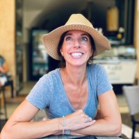Lindsey Carlasare, Mba