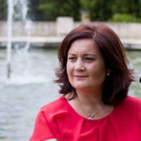 Laura Toves